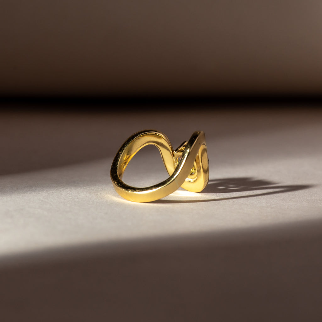 Yellow gold wave ring