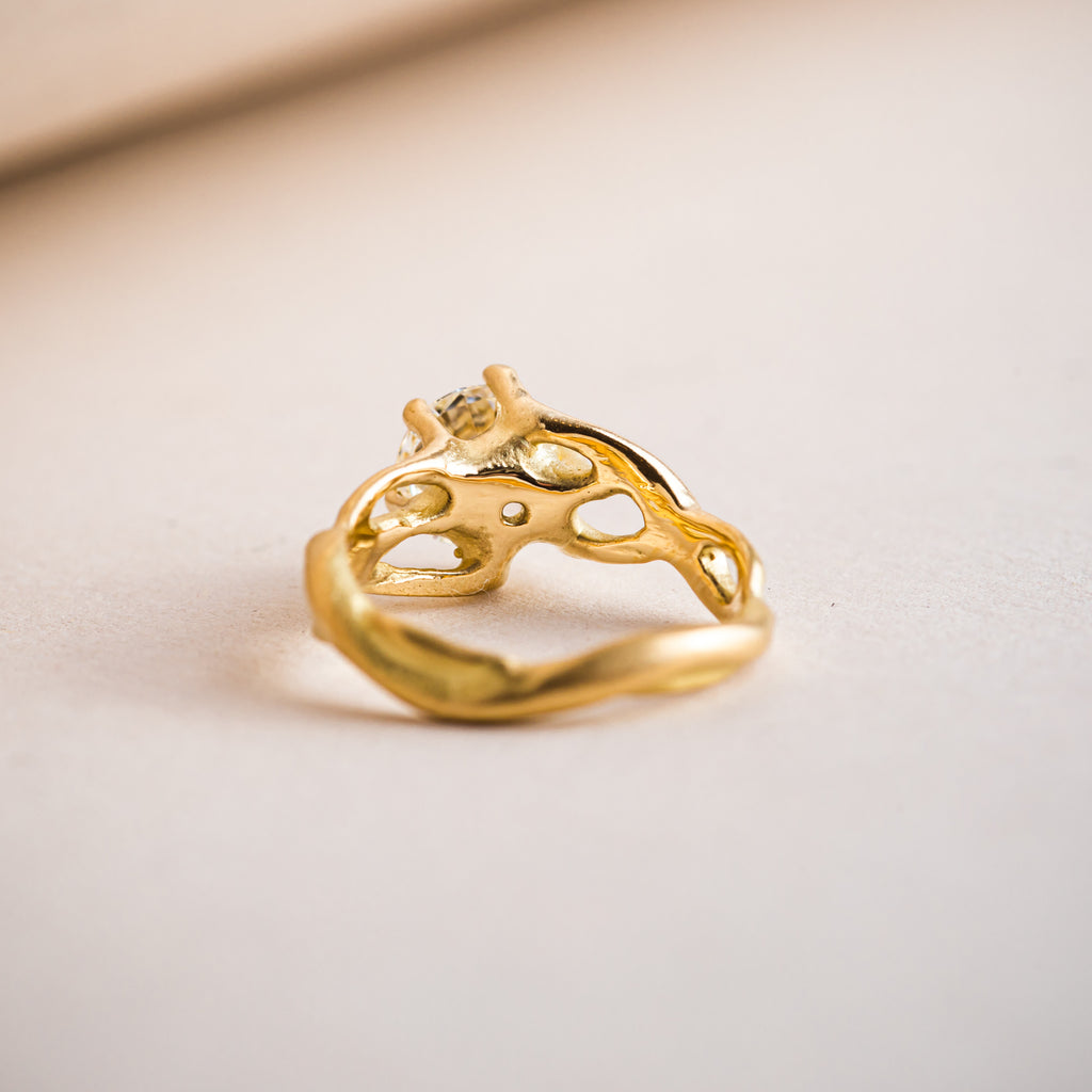 18ct yellow gold branch-like engagement ring
