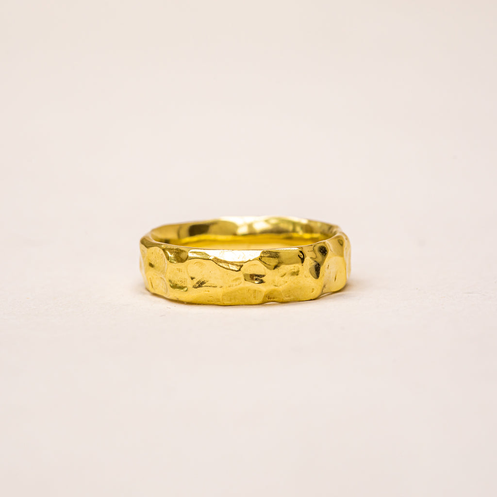 Chunky 18ct gold wedding band
