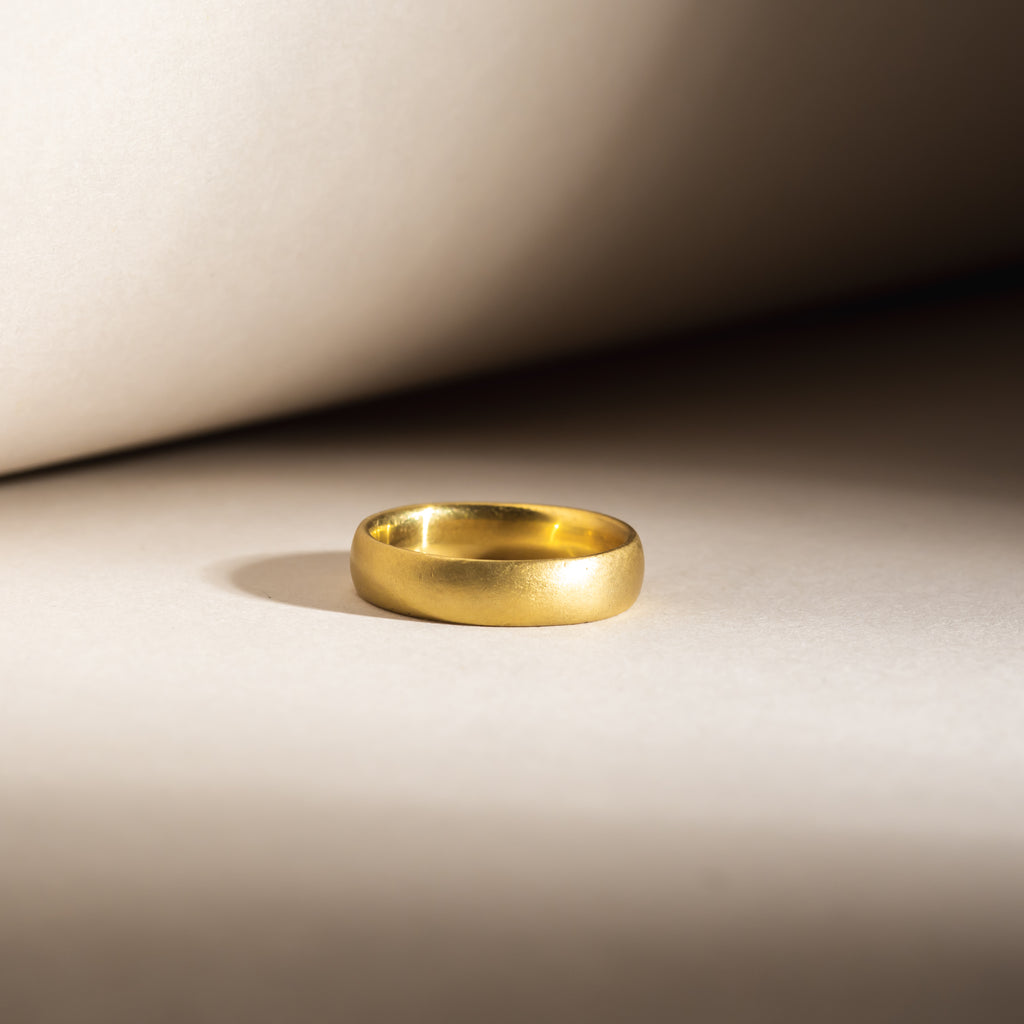 18ct Fairtrade yellow gold men's wedding ring