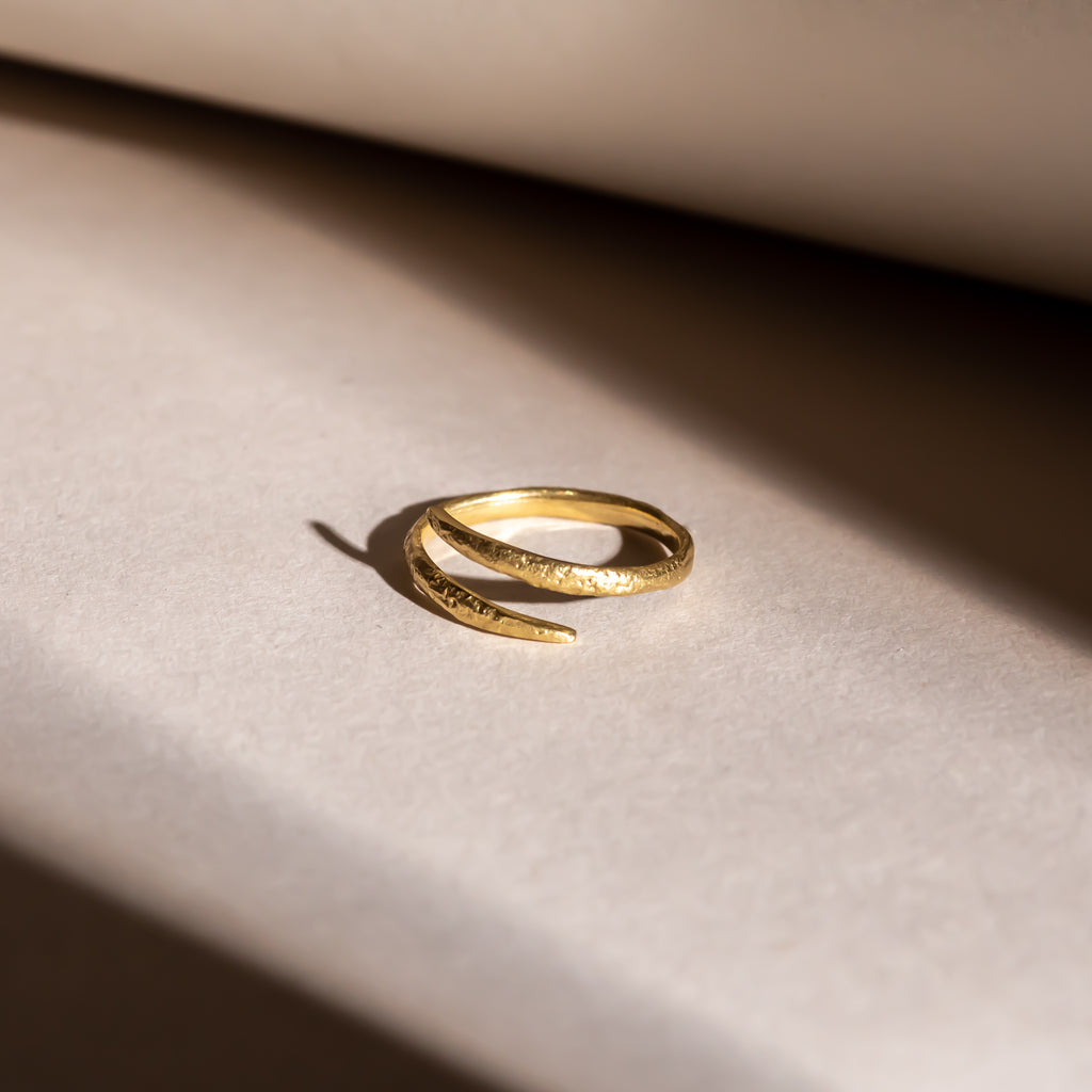Claw gold band 