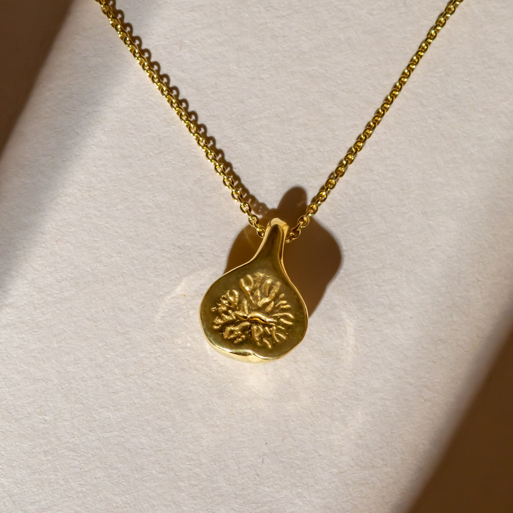 18ct yellow gold fig necklace