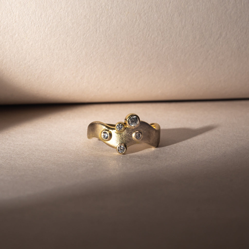 The Slim Bubbles Ring 18ct Fairtrade Gold