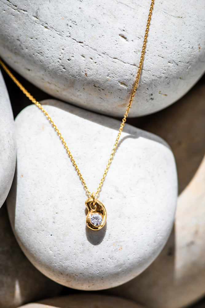 Gold nugget necklace with diamond