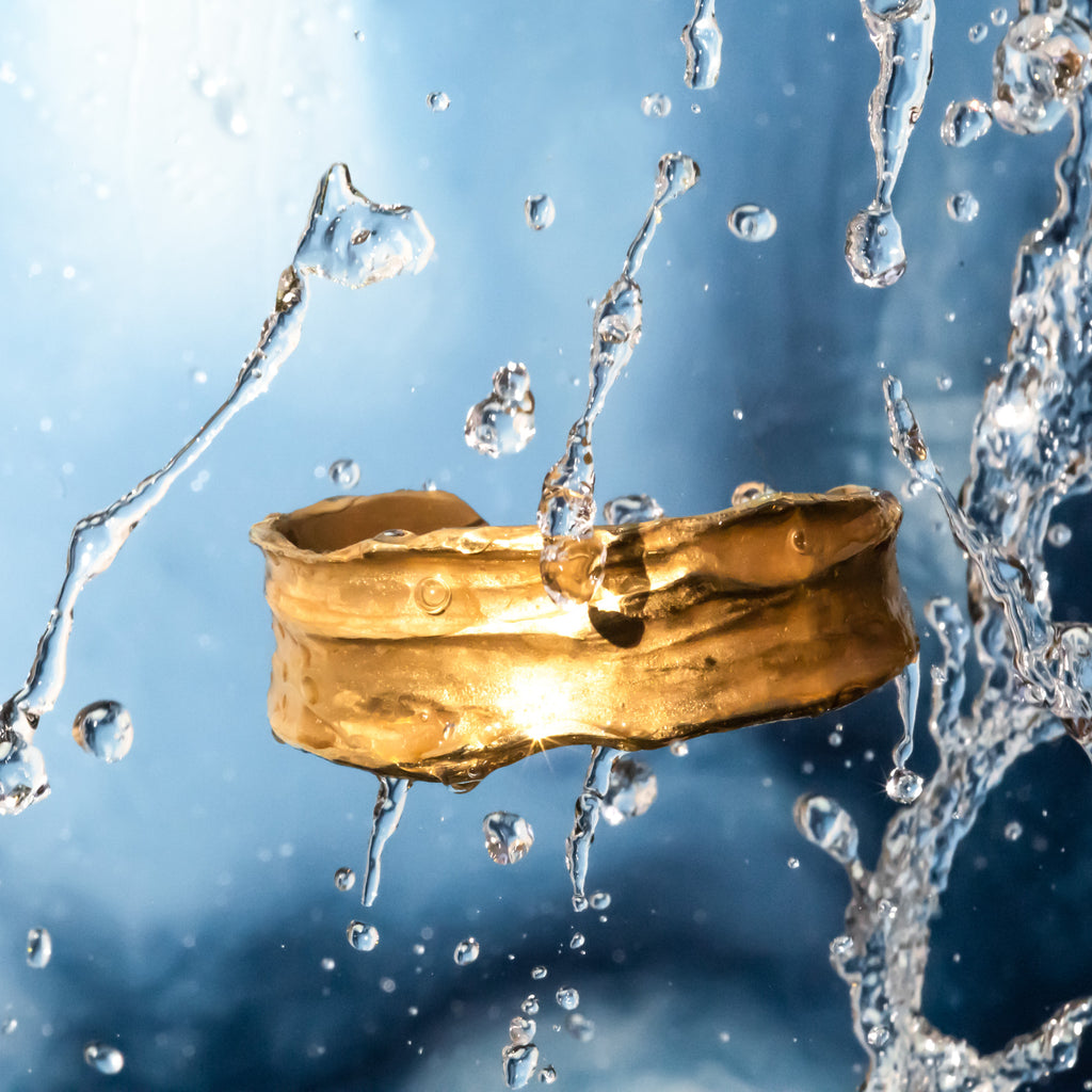 18ct Fairtrade yellow gold textured cuff bangle