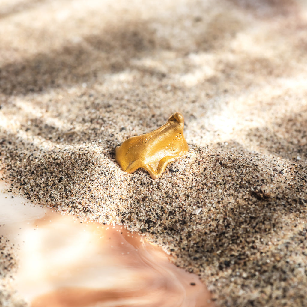 Wave Ring 18ct yellow gold